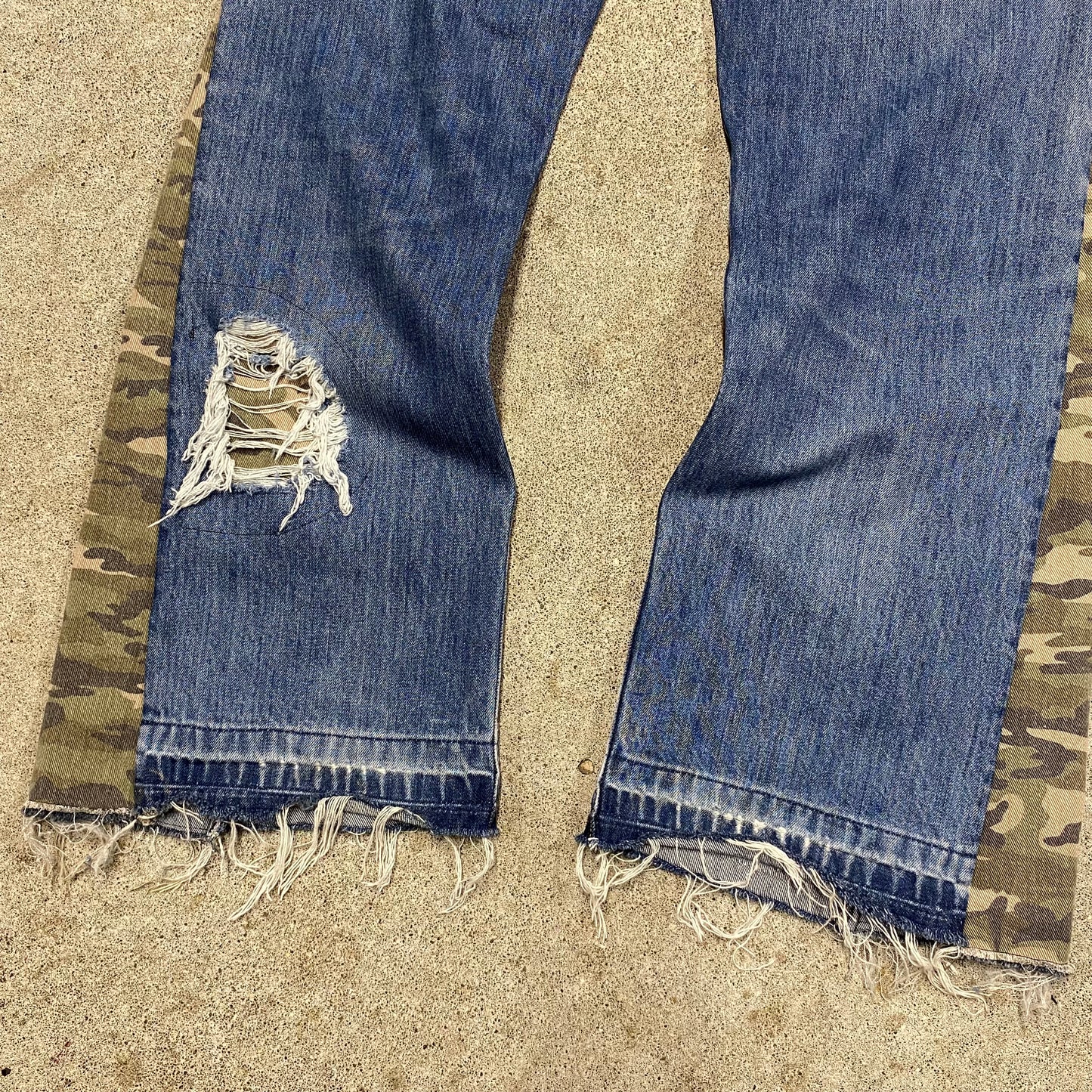 1/1 ‘PRIVATE DIRTBAG’ Camo Flared Jeans - 33X34