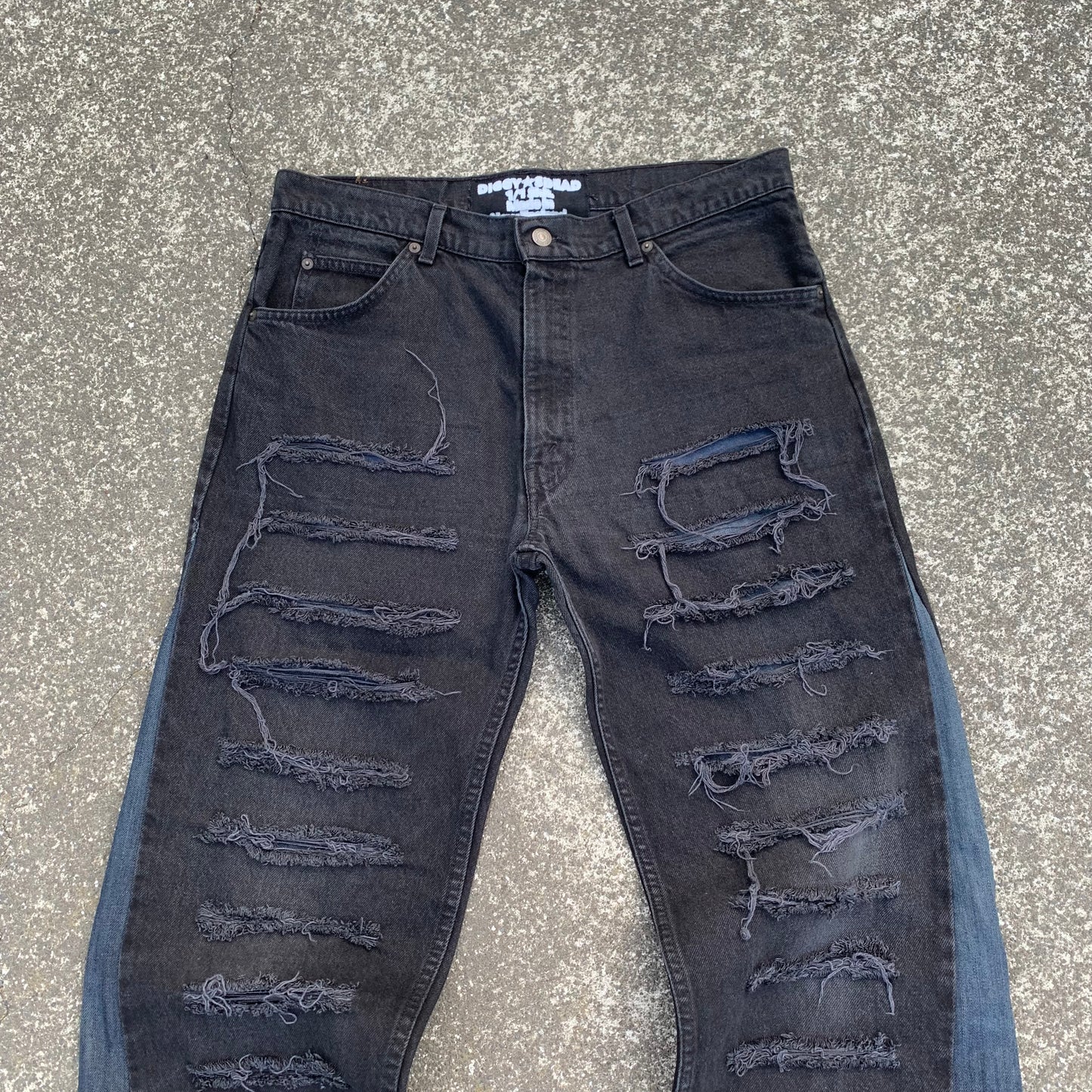 1/1 Distressed Dead Jeans - 36x36