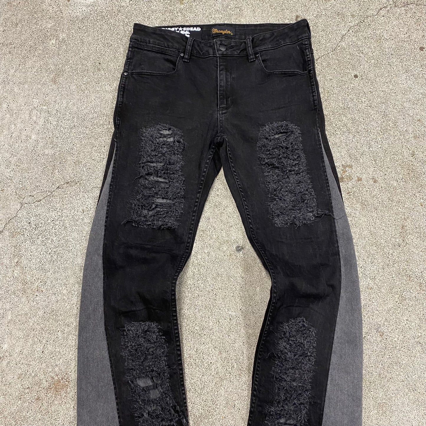 1/1 Gargoyle Distressed Jeans - 31X32