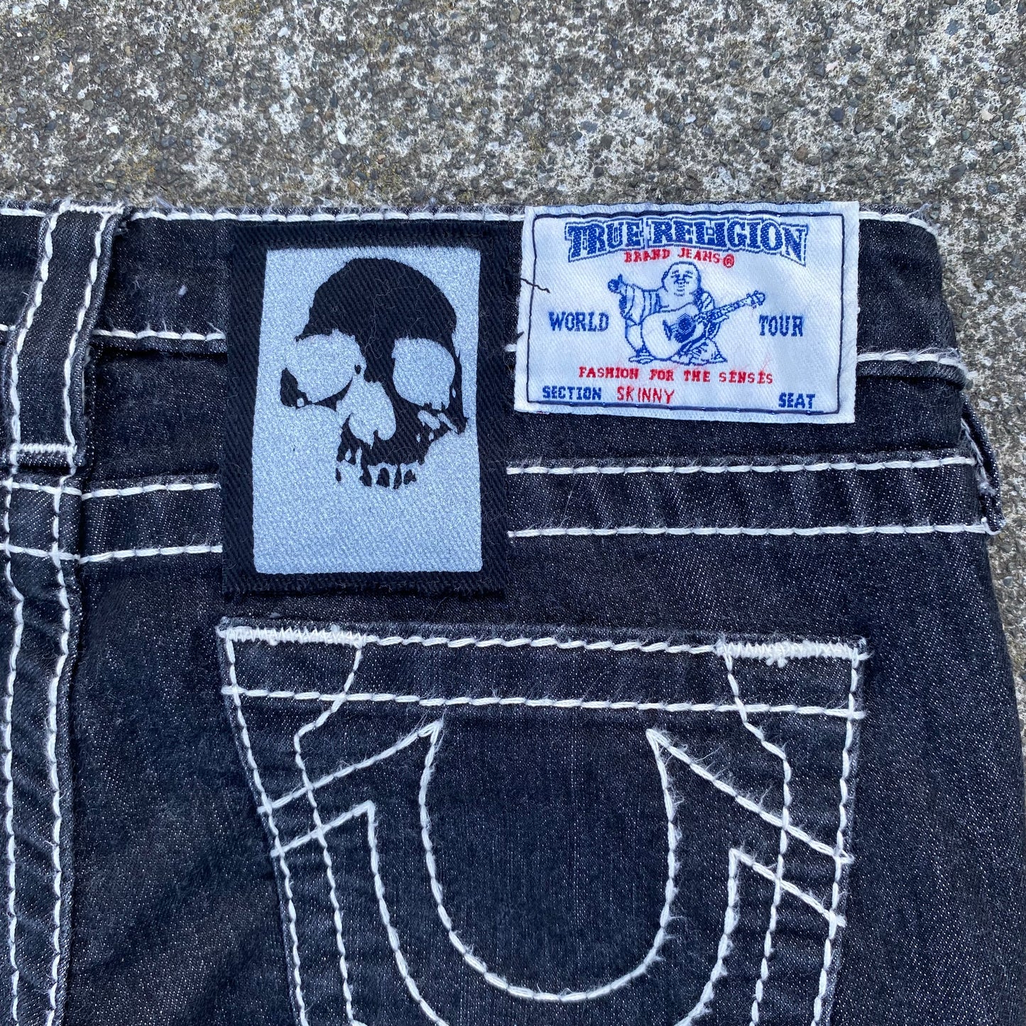 1/1 Distressed True Religion Womans Jeans - 27x30