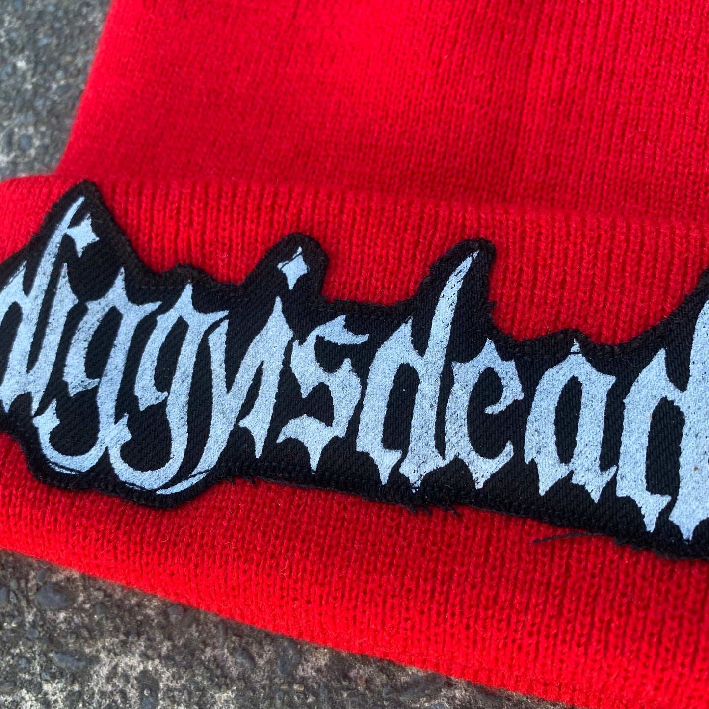 DIGGYISDEAD.COM Patched Beanie - Red