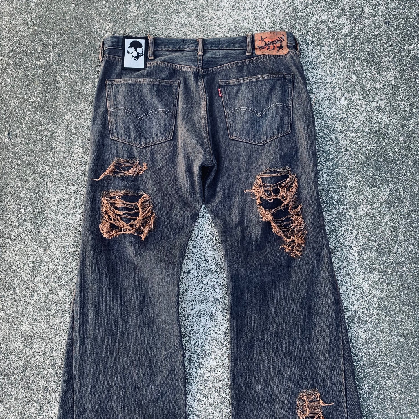1/1 Choc Distressed Jeans - 38X33
