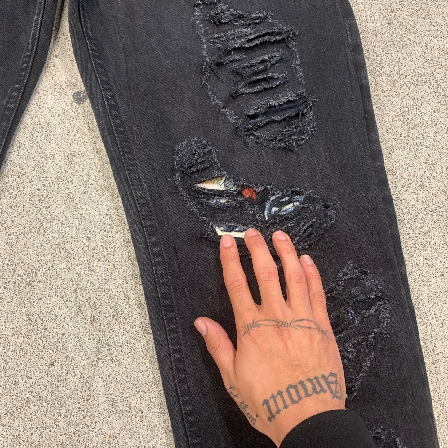 1/1 Ripped Jeans - Black