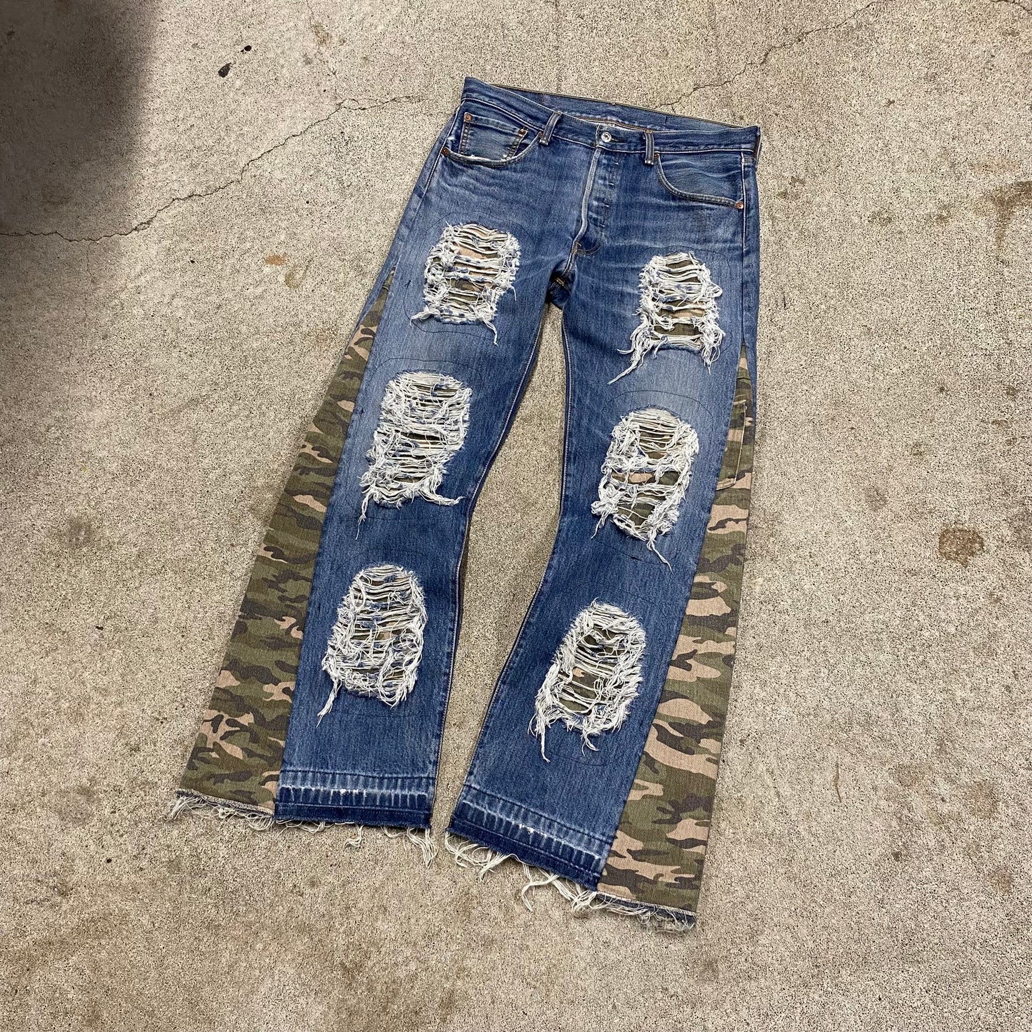 1/1 ‘PRIVATE DIRTBAG’ Camo Flared Jeans - 33X34