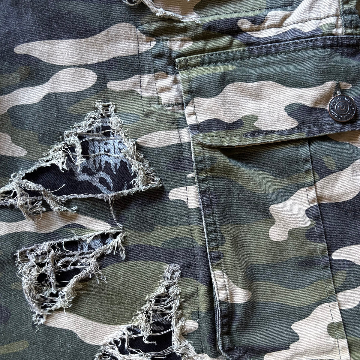 1/1 ‘CAMO TRUES’ Jorts - W36