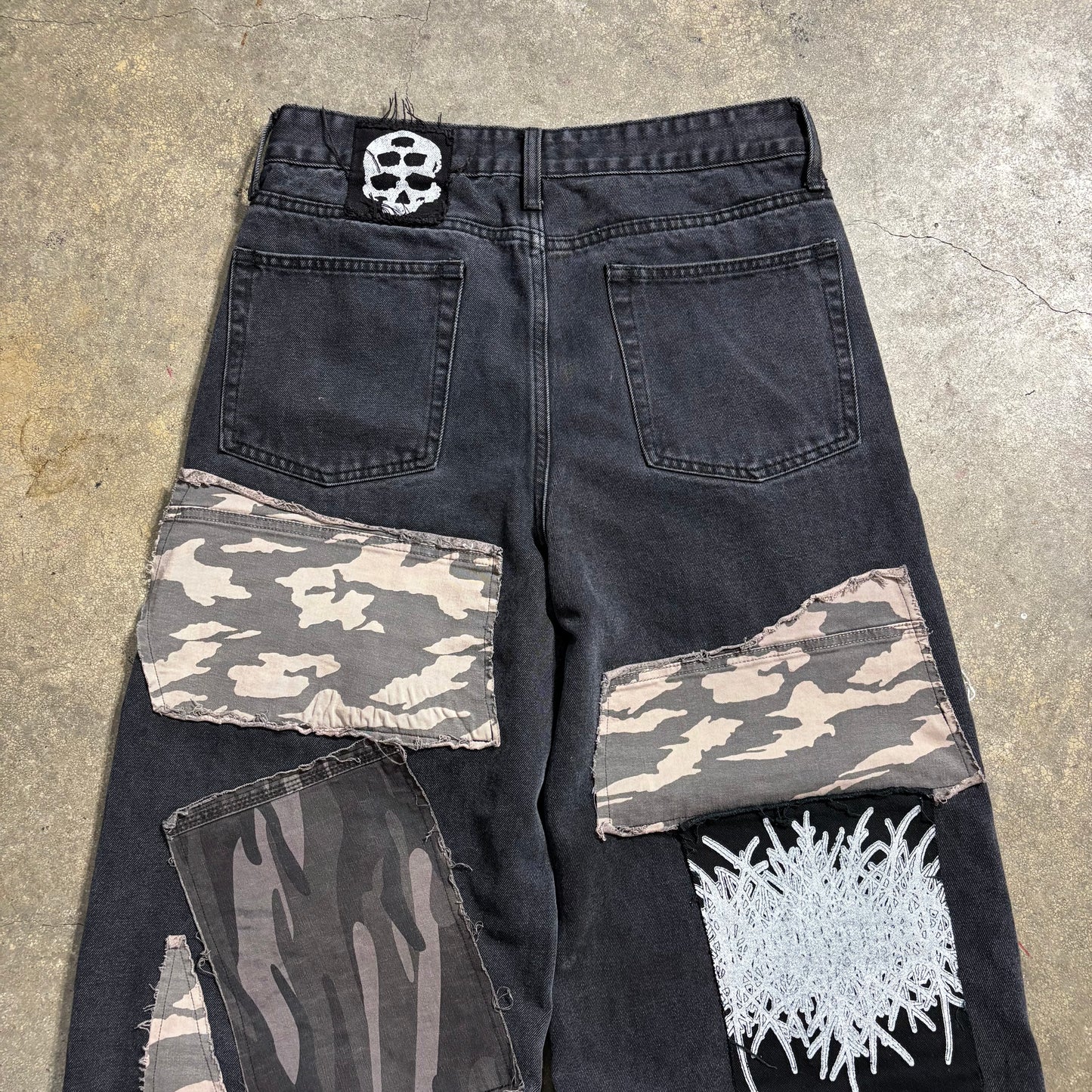 1/1 ‘LETS HUNT’ Jeans - 32X32