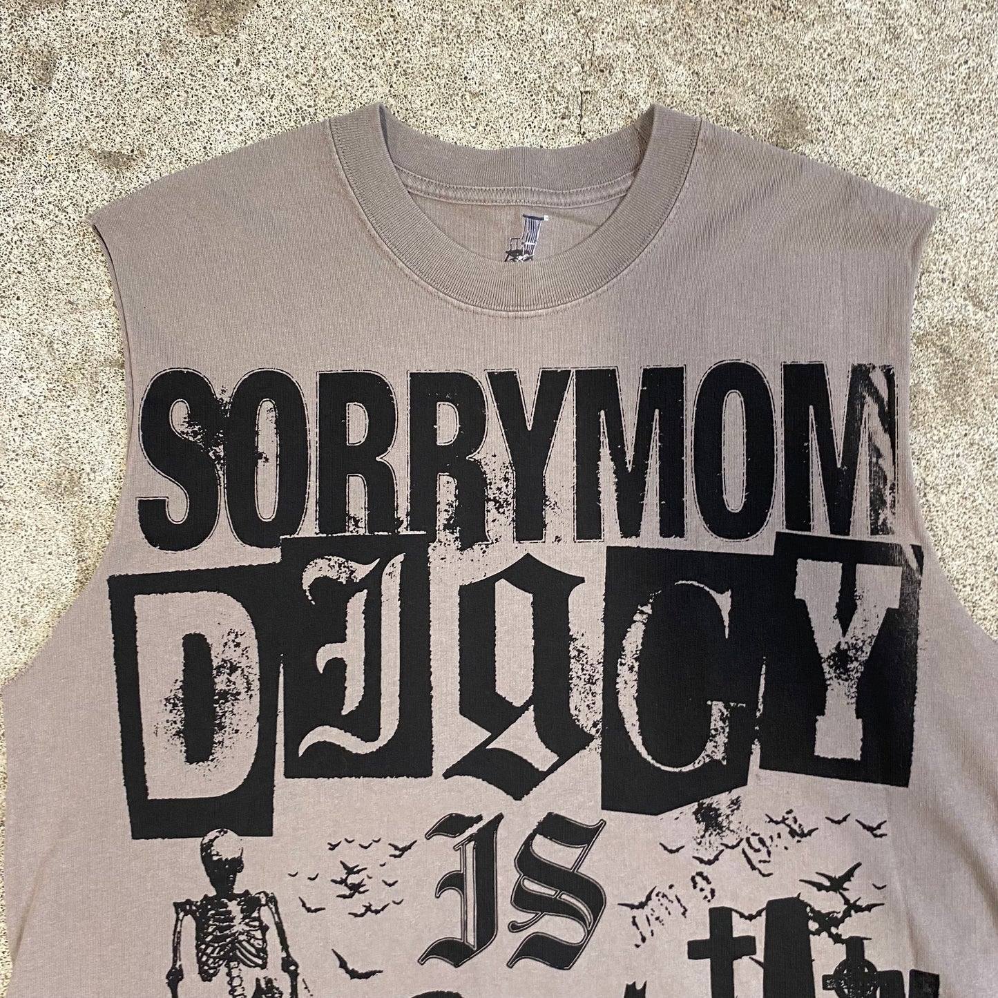 1/1 SORRYMOM X DIGGYISDEAD TANK TEE - Grey/Black