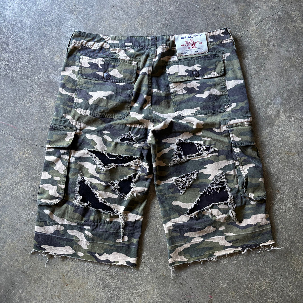 1/1 ‘CAMO TRUES’ Jorts - W36
