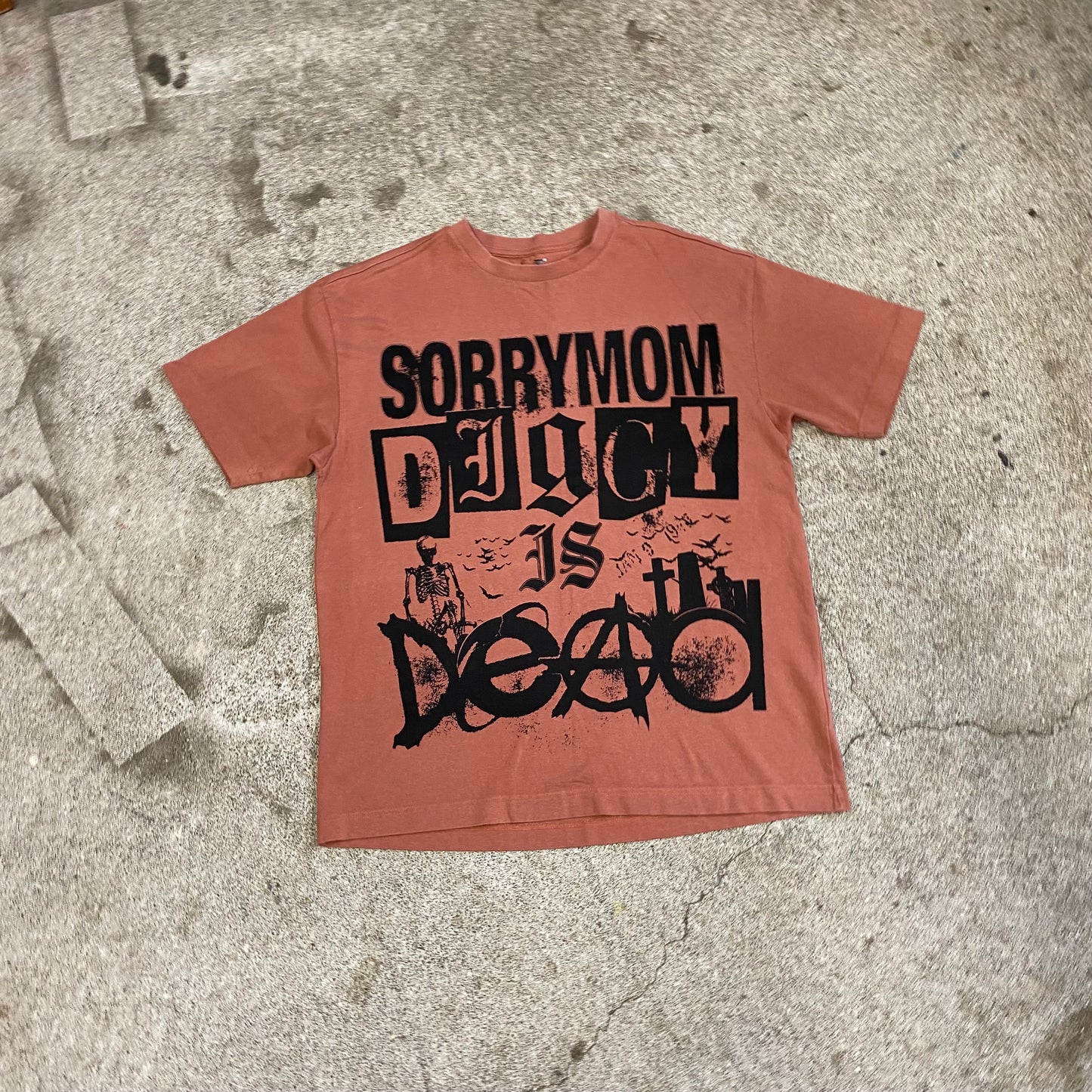 1/1 SORRYMOM X DIGGYISDEAD TSHIRT - Brown/Black